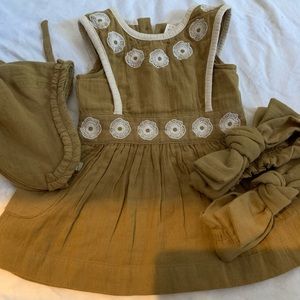 Cute Kate Quinn Dress with Matching Accessories